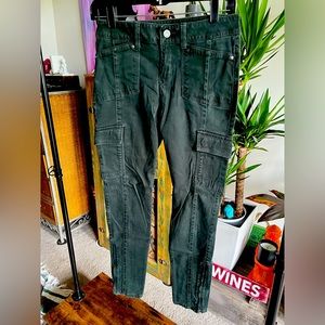 White House Black Market green cargo cropped pants